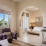 Vencia Boutique Hotell 4*